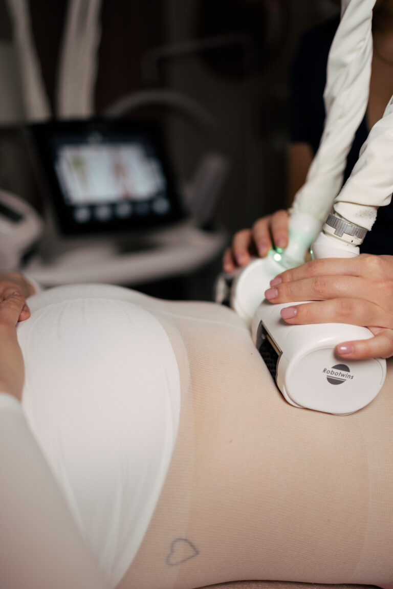 JAK LASERY STOSOWANE W KOSMETOLOGII RADZĄ SOBIE Z CELLULITEM I TŁUSZCZEM?